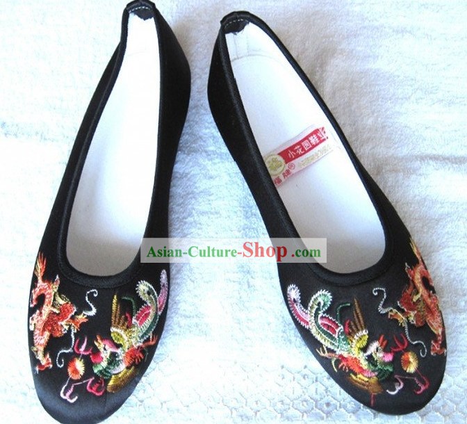 Chinese Traditional Handmade Embroidered Satin Dragon Shoes