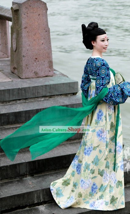 Blue Flower Hanfu Clothing and Green Cape Set