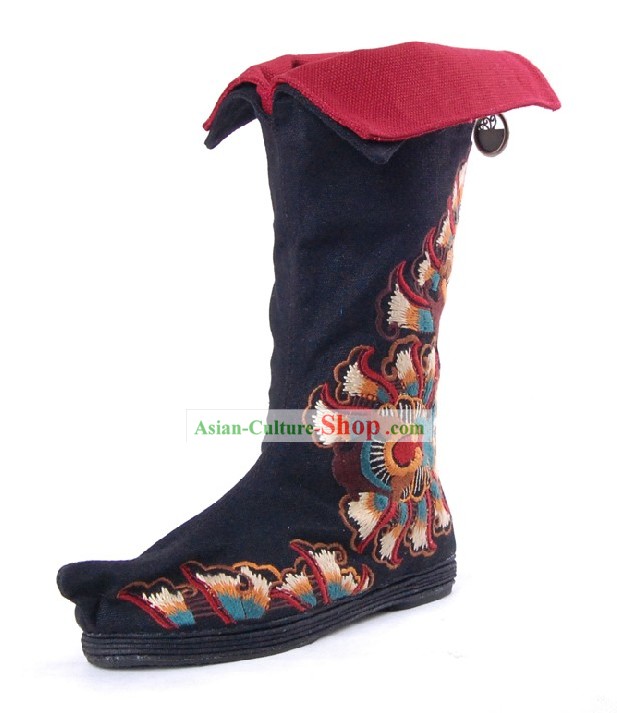 Chinese Handmade Qian Ceng Di Embroidered Boots