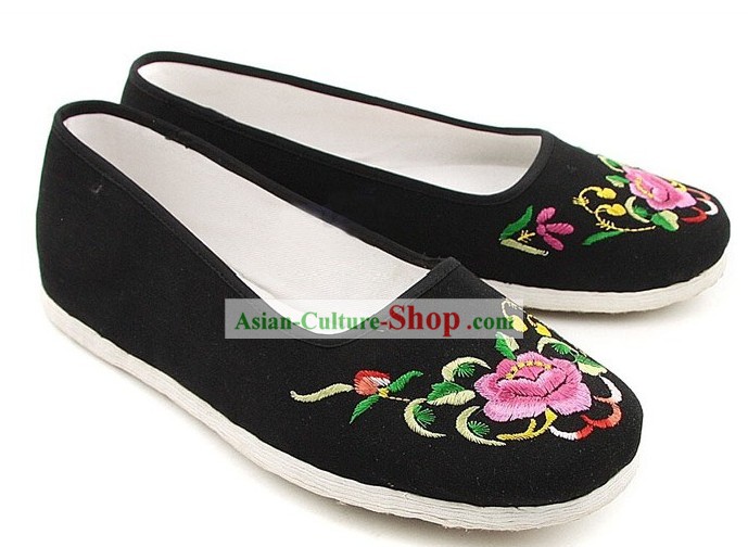 Chinese Classic Handmade Bu Ying Zhai Embroidered Peony Shoes for Women