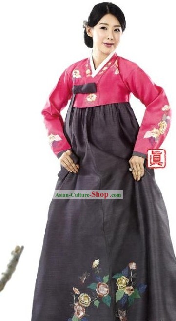 Traditional South Korean Mother Hanbok Clothing
