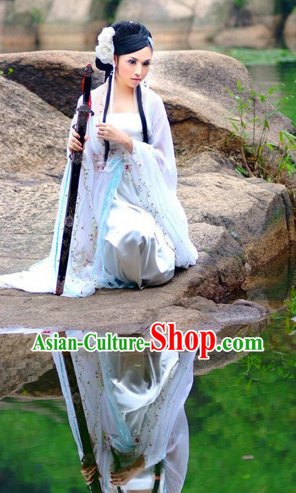 Ancient Chinese Xiao Qian White Costume and White Flower Hair Decoration