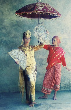 Traditional Philippine Dance SingKil Costume