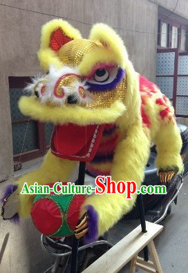 Display Handmade Lion Playing Ball Furnishing Arts for Museums or Shopping Malls