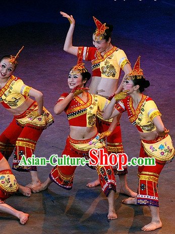 Chinese Yi People Dance Costumes and Hat