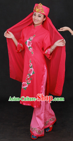 Chinese Hui Ethnic Minority Clothing and Hat for Women