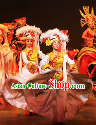 China Yunnan Province Lijiang Ethnic Minority Dance Costumes and Hat for Women