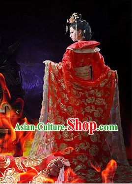 China Traditional Queen Costumes and Hair Accessories