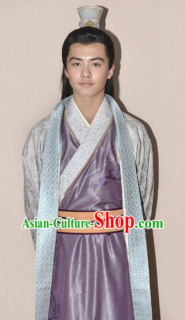 China Traditional Nobles Long Robe Clothing and Coronet for Men