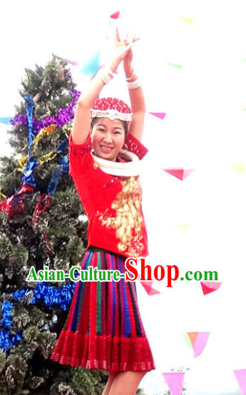China Miao Minority Ethnic Clothing and Miao Silver Accessories for Women