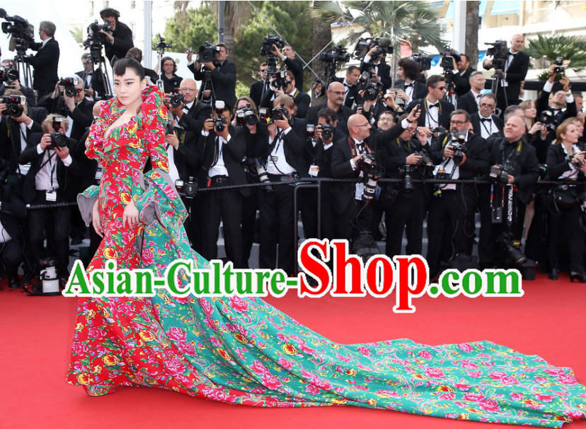 China Traditional Dongbei Province Style Flower Costumes Complete Set for Women