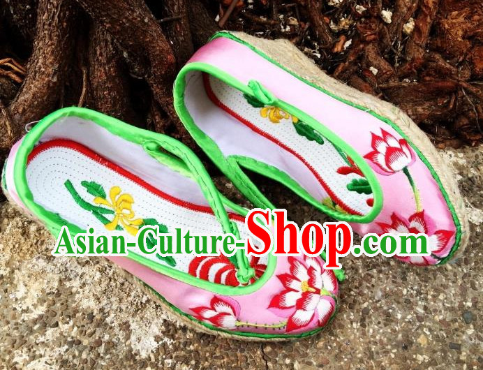 Chinese traditional handmade embroidered shoes embroidery shoes