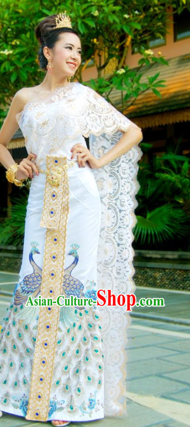 Traditional Thailand Customs Formal Peacock Clothing and Headwear Complete Set for Women