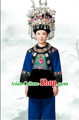 Traditional Chinese Miao Nationality Costume Accessories Crown, Necklace, Hmong Female Ethnic Dress and Phoenix Silver Headwear, Chinese Minority Nationality Embroidery Clothes and Hat for Women