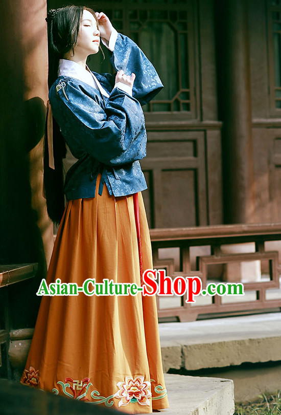Blue Ancient Chinese Ming Dynasty Clothing for Women