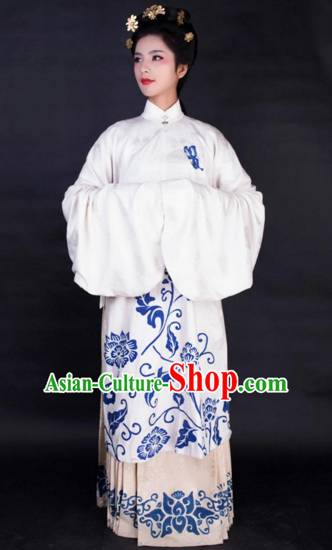 Chinese Ancient Beauty Garment Costumes and Hair Jewelry Complete Set for Women