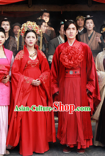 Chinese Ancient Han Dynasty Emperor and Empress Imperial Dresses and Hats Two Complete Sets for Men and Women