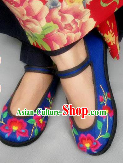 Traditional Chinese National Blue Embroidered Shoes, China Handmade Shoes Hanfu Embroidery Peony Cloth Shoes for Women