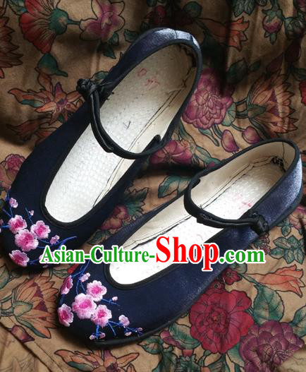 Traditional Chinese National Embroidered Shoes Handmade Navy Satin Shoes, China Hanfu Embroidery Wintersweet Shoes for Women