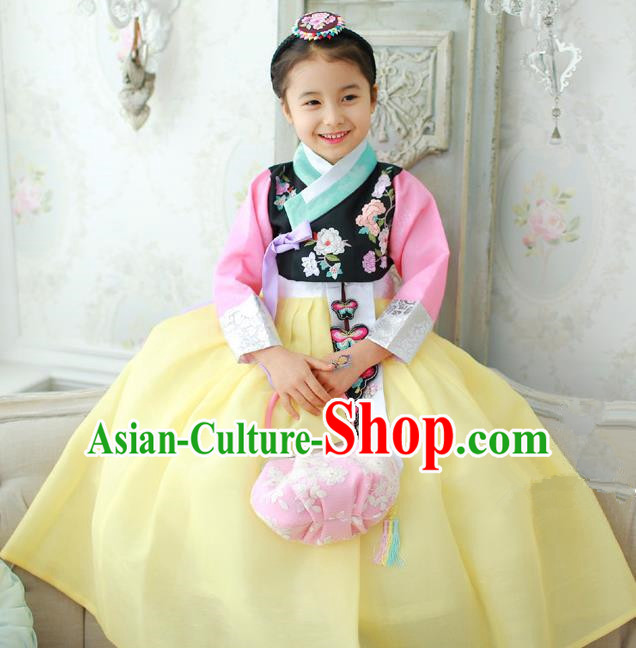 Korean National Handmade Formal Occasions Girls Hanbok Costume Embroidery Black Blouse and Yellow Dress for Kids