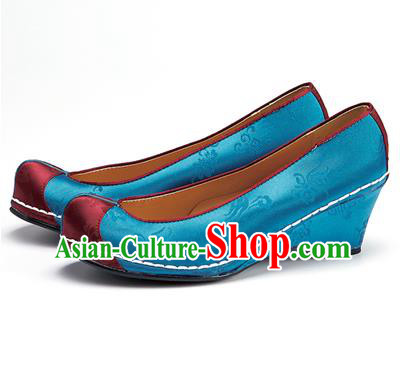 Traditional Korean National Wedding Embroidered Shoes, Asian Korean Hanbok Bride Embroidery Blue Satin Shoes for Women