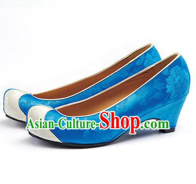 Traditional Korean National Wedding Blue Embroidered Shoes, Asian Korean Hanbok Bride Embroidery Satin High-heeled Shoes for Women