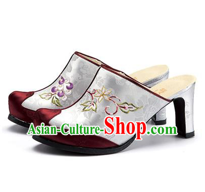 Traditional Korean National Wedding White Embroidered Shoes, Asian Korean Hanbok Bride High-heeled Shoes for Women