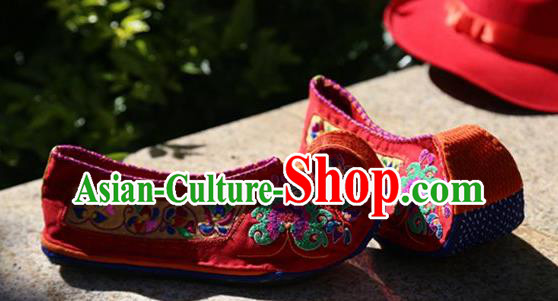 Traditional Chinese Ancient Princess Red Cloth Shoes Embroidered Shoes, China Handmade Embroidery Peony Hanfu Shoes for Women