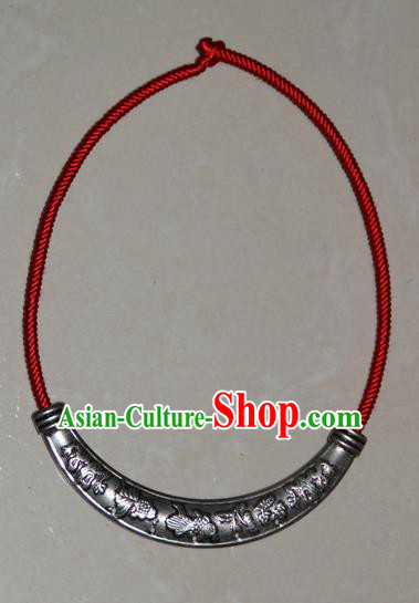 Traditional Chinese Miao Ethnic Minority Necklace, Hmong Handmade Sweater Chain Silver Pendant, Miao Ethnic Jewelry Accessories Collarbone Chain Necklace for Women