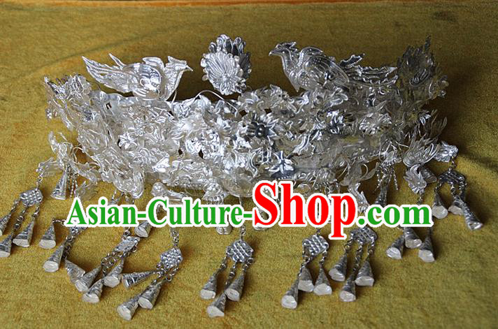 Traditional Chinese Miao Ethnic Minority Silver Necklace for Women