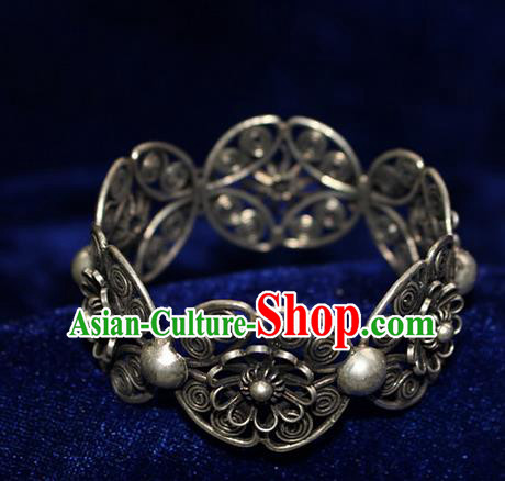 Traditional Chinese Miao Nationality Crafts Jewelry Accessory Bangle, Hmong Handmade Miao Silver Flowers Bracelet, Miao Ethnic Minority Silver Wide Bracelet Accessories for Women