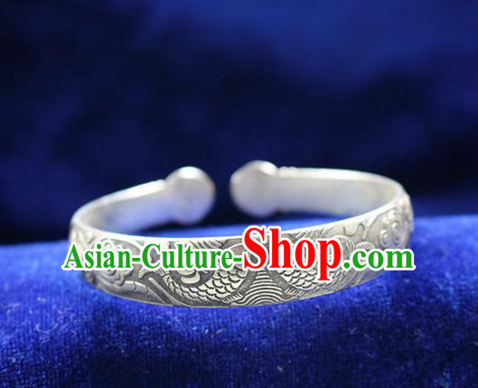 Traditional Chinese Miao Nationality Crafts Jewelry Accessory Bangle, Hmong Handmade Miao Silver Classical Double Fish Bracelet, Miao Ethnic Minority Silver Bracelet Accessories for Women