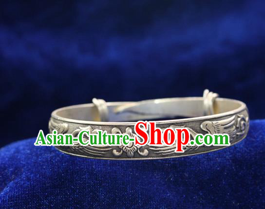 Traditional Chinese Miao Nationality Crafts Jewelry Accessory Bangle, Hmong Handmade Miao Silver Classical Double Crane Bracelet, Miao Ethnic Minority Silver Bracelet Accessories for Women