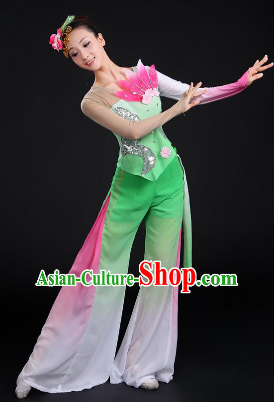 Traditional Chinese Yangge Fan Dancing Costume, Folk Dance Yangko Uniforms, Classic Dance Elegant Dress Drum Dance Paillette Lotus Green Clothing for Women