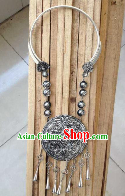Traditional Chinese Miao Nationality Accessories Necklace, Hmong Female Miao Sliver Necklet for Women