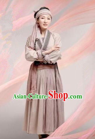 Chinese Ancient Tang Dynasty Countrywoman Costume and Headwear, Traditional Chinese Ancient Swordswoman Clothing Complete Set