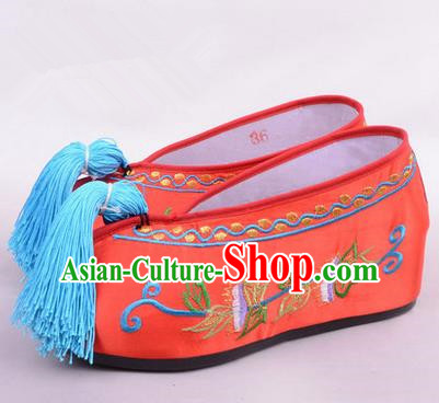 Chinese Ancient Peking Opera Young Lady Bride Embroidered Hua Tan Shoes, Traditional China Beijing Opera Princess Wedding Red Embroidered Increase Shoes