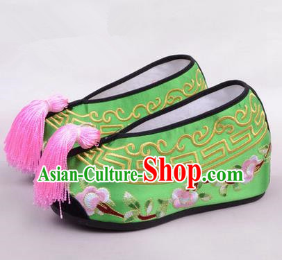 Chinese Ancient Peking Opera Young Lady Embroidered Hua Tan Shoes, Traditional China Beijing Opera Princess Wedding Green Embroidered Shoes