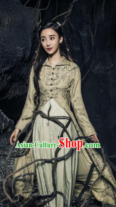 Traditional Chinese Southern and Northern Dynasties Peri Princess Costume and Headpiece Complete Set, A Life Time Love Chinese Ancient Fairy Hanfu Dress Clothing
