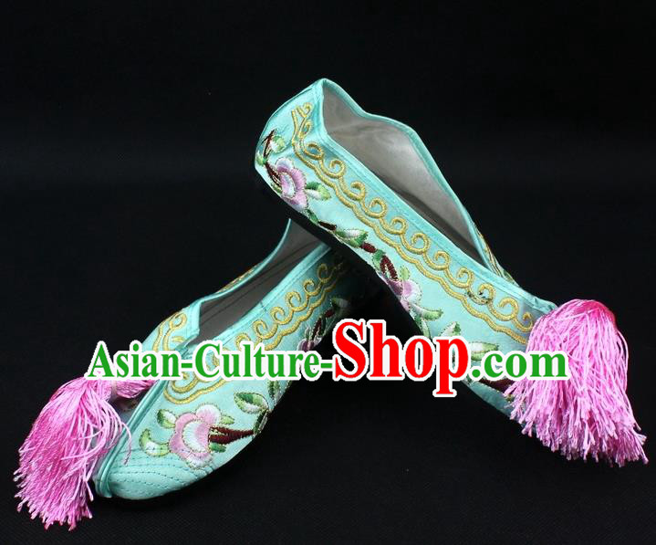 Traditional China Beijing Opera Hua Tan Embroidered Light Green Shoes, Ancient Chinese Peking Opera Young Lady Diva Princess Blood Stained Shoes