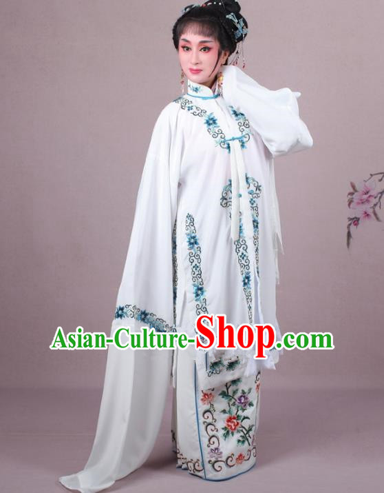 Top Grade Professional Beijing Opera Female Role Costume White Embroidered Cape, Traditional Ancient Chinese Peking Opera Diva Embroidery Clothing