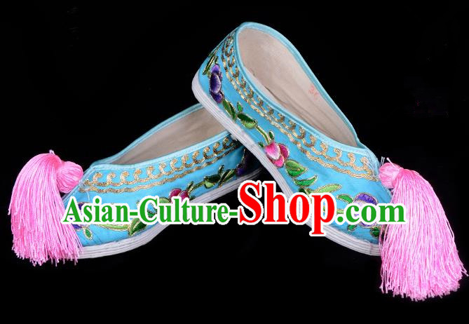 Top Grade Professional Beijing Opera Hua Tan Embroidered Light Blue Cloth Shoes, Traditional Ancient Chinese Peking Opera Diva Princess Blood Stained Shoes