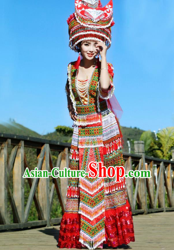 Traditional Chinese Miao Nationality Wedding Veil Costume Embroidered Red Pleated Dress and Hat, Hmong Folk Dance Ethnic Chinese Minority Nationality Embroidery Clothing for Women