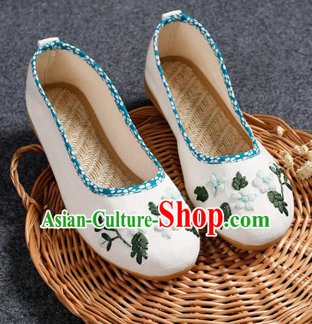 Asian Chinese National White Embroidered Shoes, Traditional China Princess Shoes Hanfu Embroidery Shoes for Women