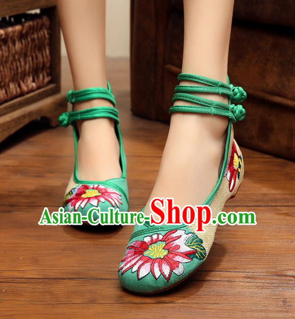 Traditional Chinese National Green Linen Embroidered Shoes, China Princess Shoes Hanfu Embroidery Flower Shoes for Women