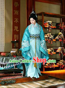 Traditional Chinese Ancient Han Dynasty Imperial Concubine Embroidered Hanfu Clothing for Women