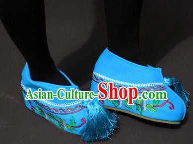 Traditional China Beijing Opera Actress Embroidery Blue Shoes, Chinese Peking Opera Young Lady Blood Stained Shoes