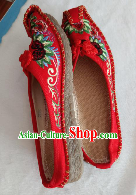 Chinese Traditional Handmade Embroidered Shoes Red Cloth Shoes for Women