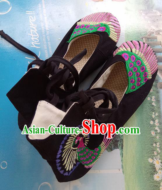 Chinese Traditional Handmade Embroidered Shoes Black Cloth Shoes for Women