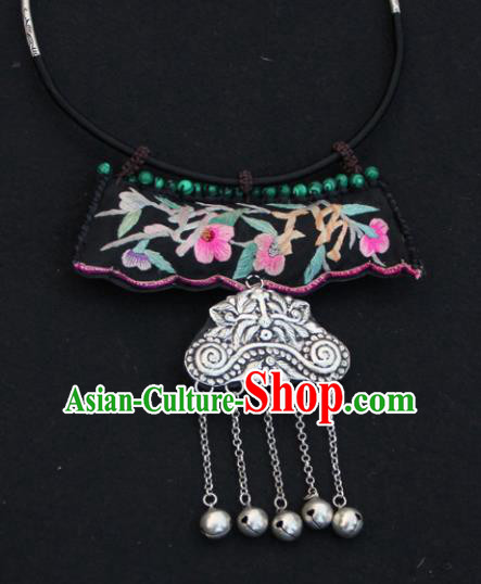 Chinese Traditional Jewelry Accessories Yunnan Miao Minority Embroidered Sliver Necklace for Women
